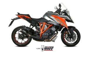 KTM_SUPERDUKE_1290_GT_16-_73KT018L2P_01_1280x1280