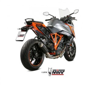 KTM_SUPERDUKE_1290_GT_16-_73KT018L2P_02_NK_1280x1280