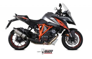 KTM_SUPERDUKE_1290_GT_16-_73KT018L7_01_1280x1280